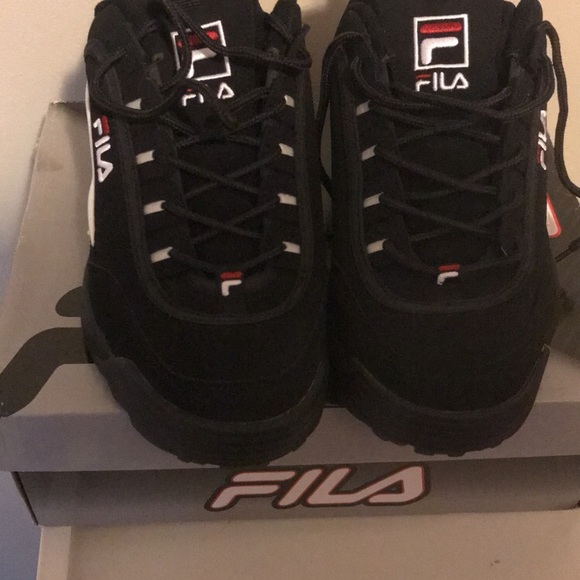 Black Filas 5.5 Y - Picture 3 of 4